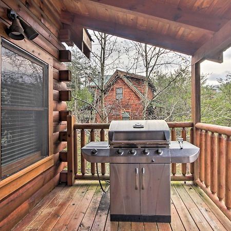Romantic Cabin With Hot Tub In Pigeon Forge! Esterno foto