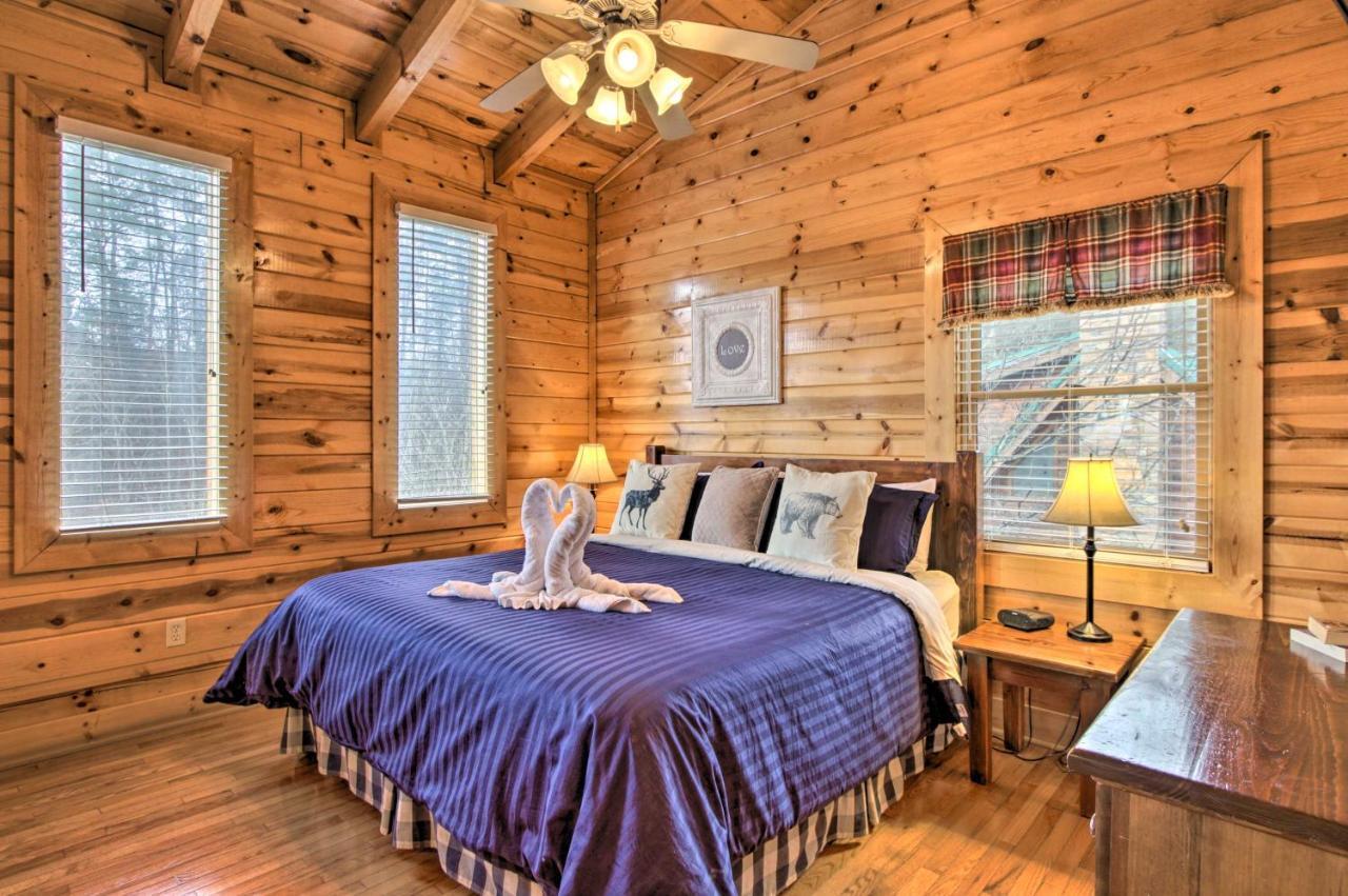 Romantic Cabin With Hot Tub In Pigeon Forge! Esterno foto